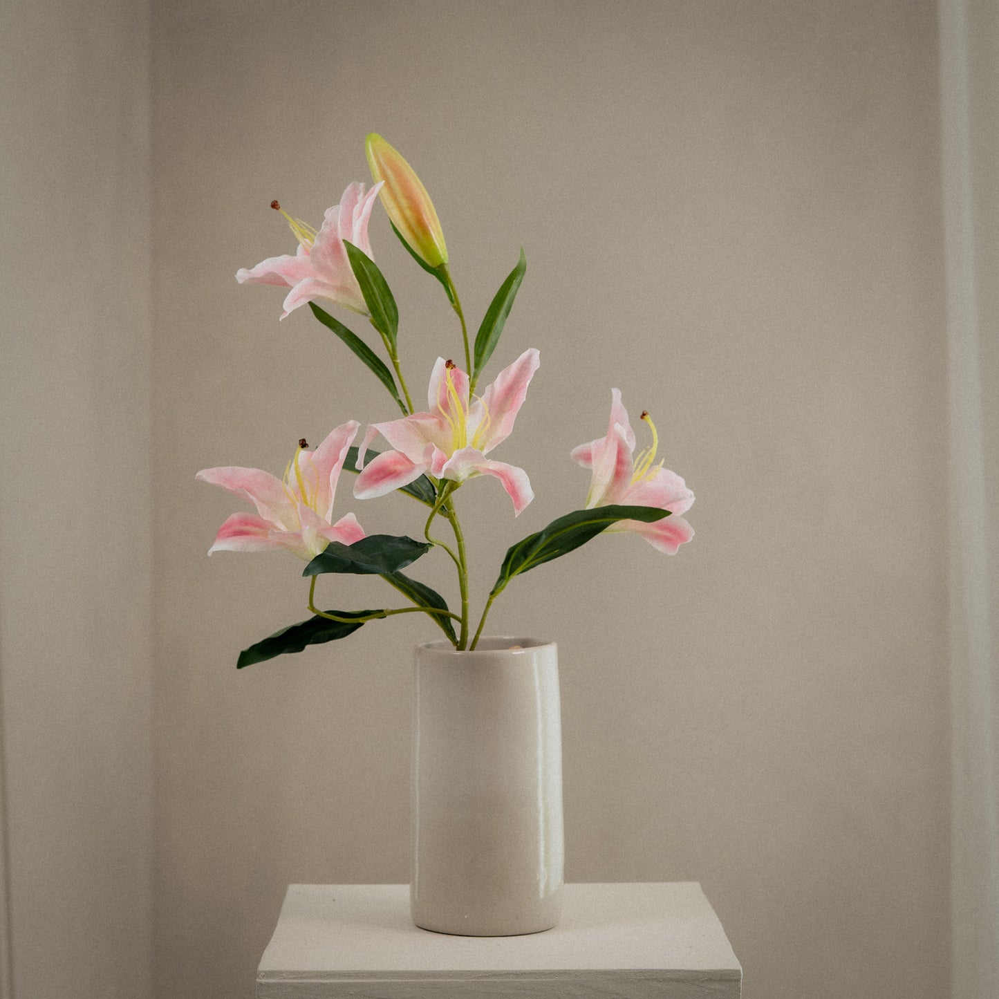 Grande tige de lys artificiel à 4 fleurs