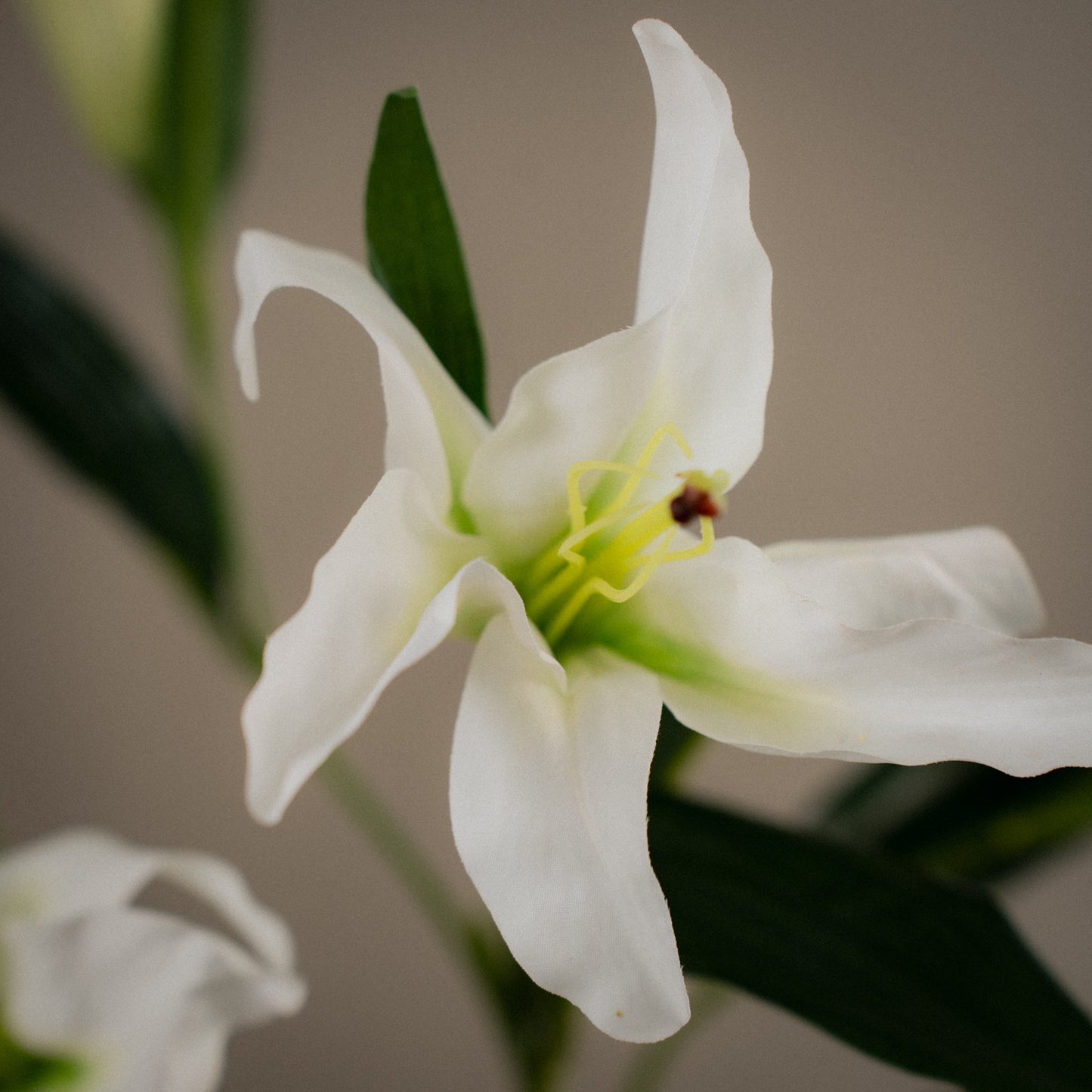 Grande tige de lys artificiel à 4 fleurs